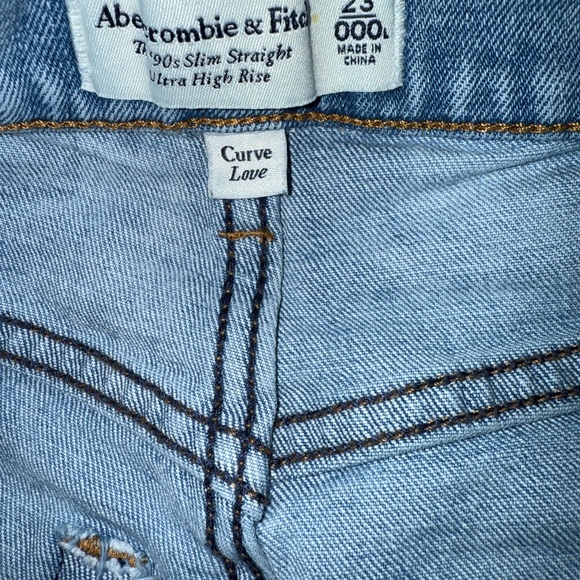 Classic Blue Women's Jeans - Picture 4 of 5